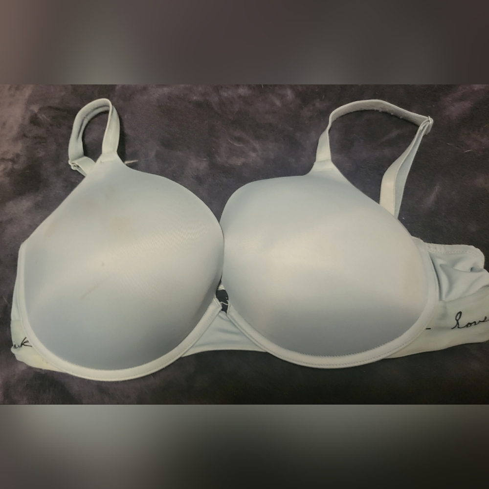 Victoria's Secret Wear Everywhere push-up bra. Size 36 DD.